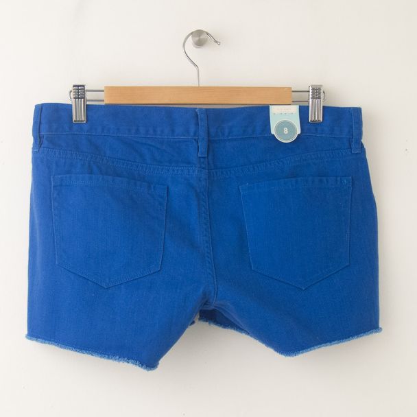 NEW Old Navy The Diva Cut-Off Denim Shorts 3.5" in Blue Eye (back)