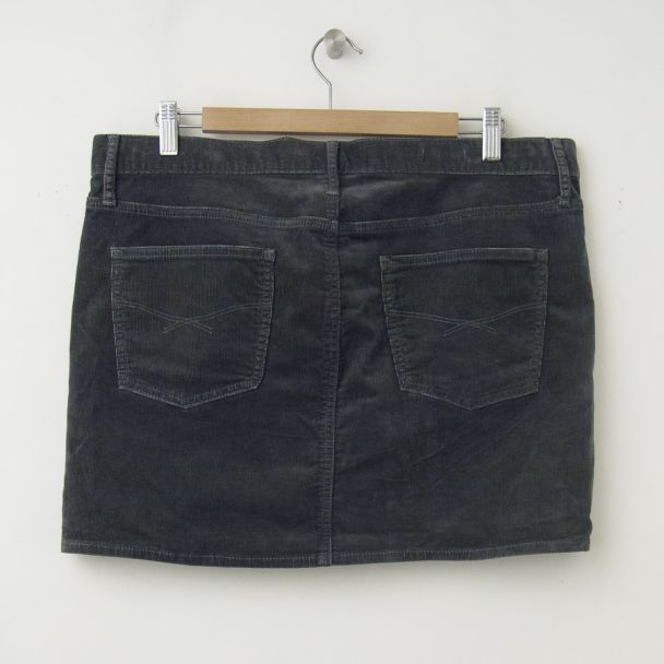 NEW Gap 1969 Cord Mini Skirt in Shark Fin (back)