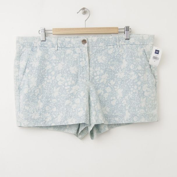 NEW Gap Sunkissed Floral Chambray Short Shorts in Light Chambray
