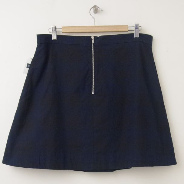 NEW Gap Plaid Single Box Pleat Skirt in Blue Plaid (back)